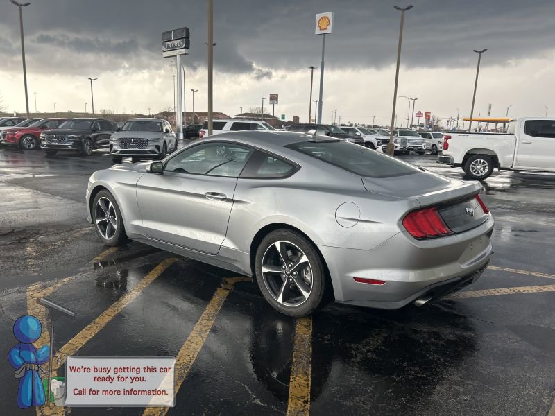 Used 2022 Ford Mustang Coupe image 3