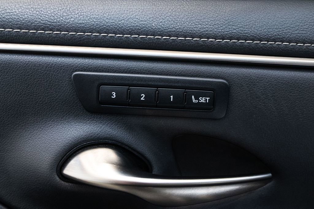 Used 2022 Lexus ES 350 w/ Premium Package image 16