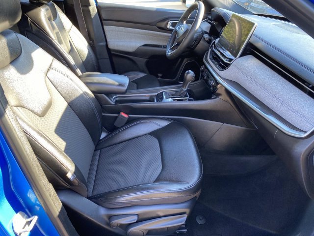 Used 2024 Jeep Compass Latitude AWD/4WD image 19