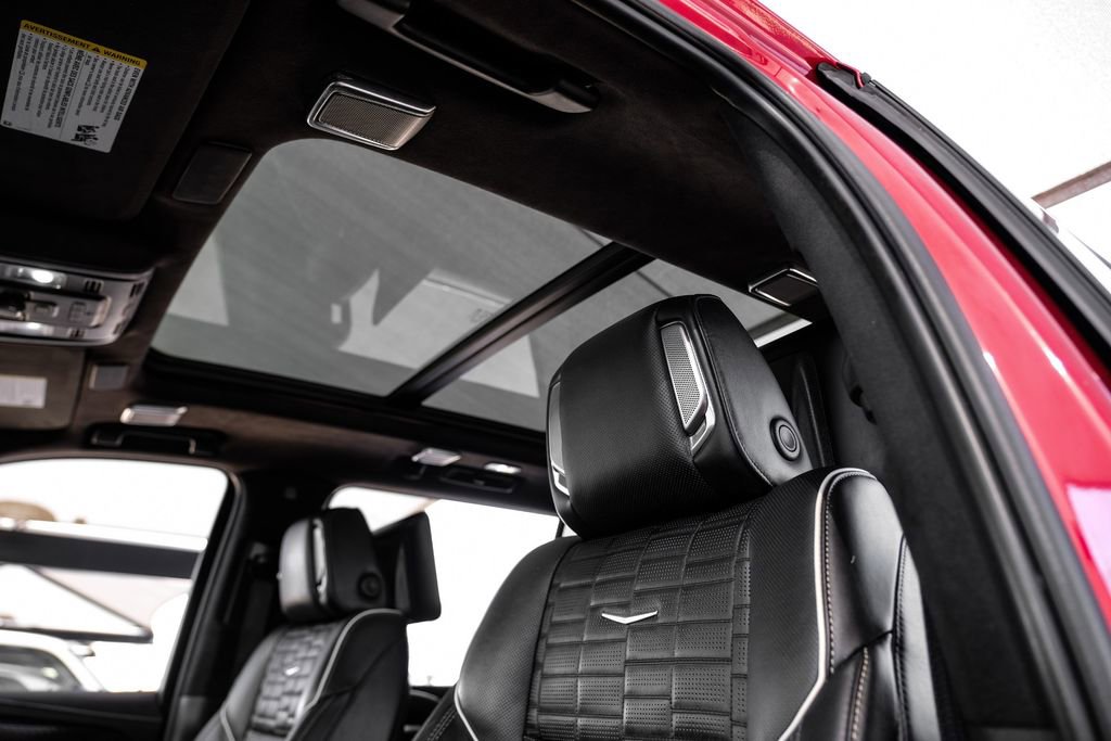 Used 2021 Cadillac Escalade ESV Premium Luxury Platinum image 4