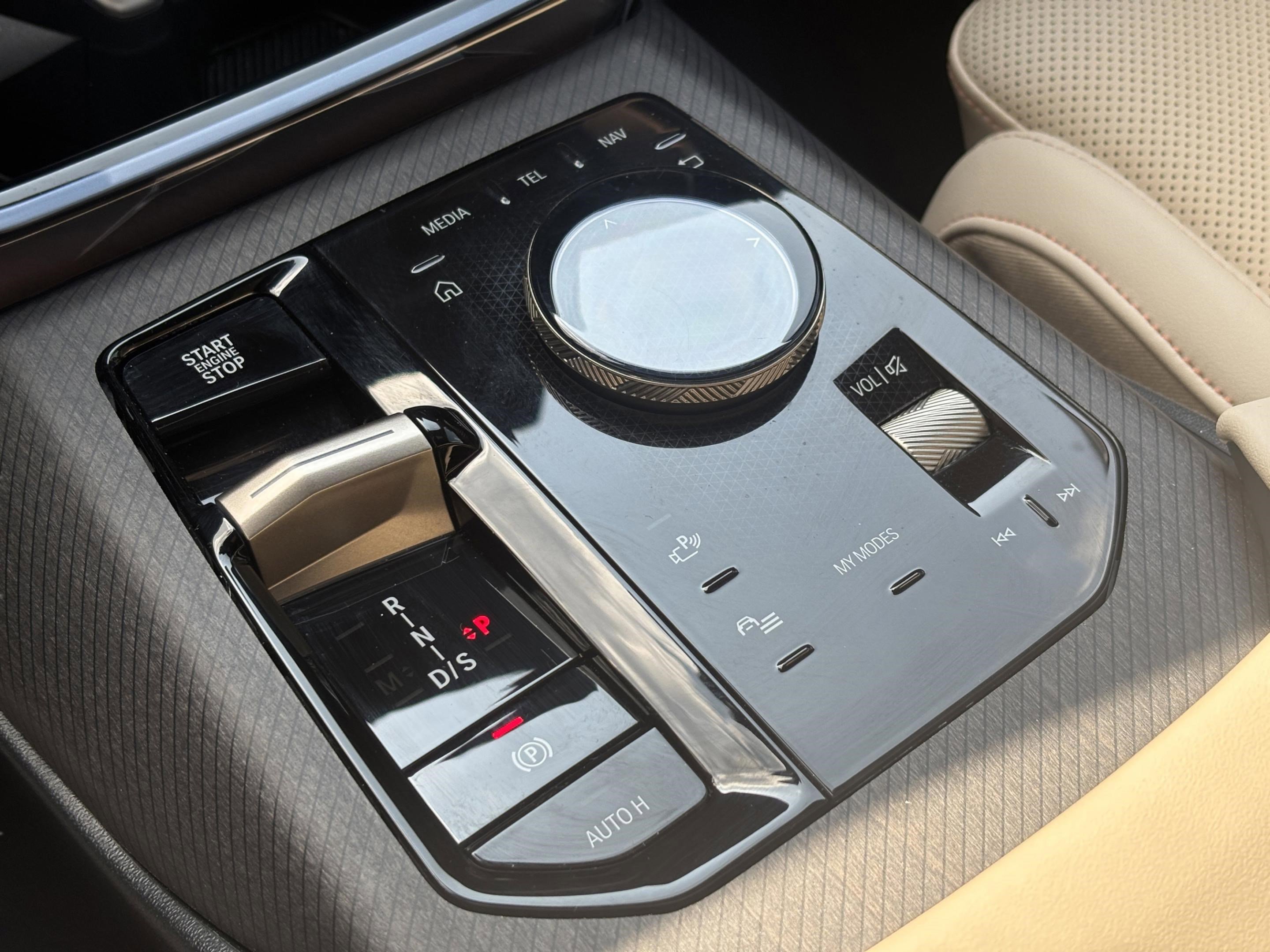 Used 2025 BMW X3 xDrive30i w/ Convenience Package image 11