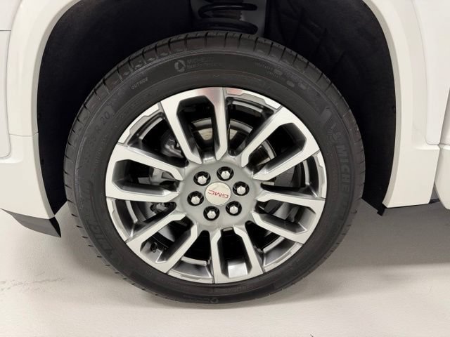 Certified 2023 GMC Acadia Denali w/ Denali Technology Package FWD image 18