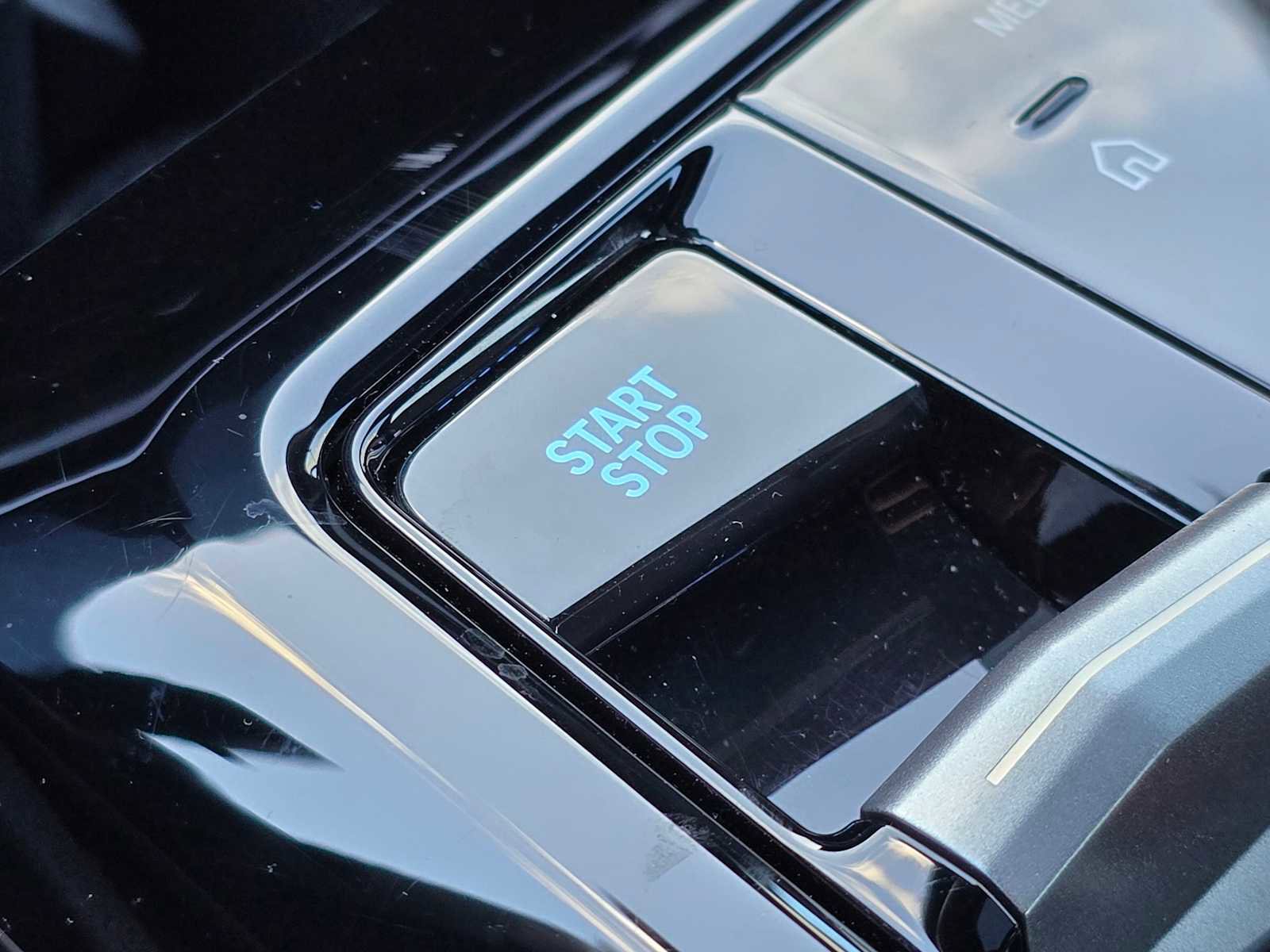 Used 2024 BMW i5 eDrive40i w/ Convenience Package image 38