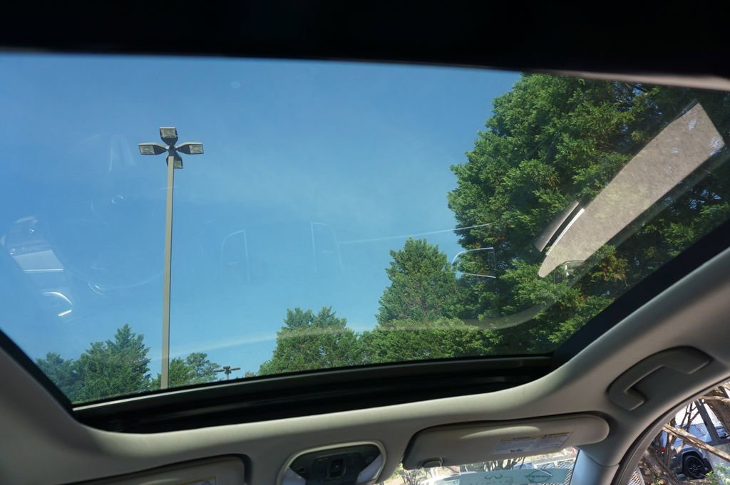 Used 2023 INFINITI QX50 Luxe image 13