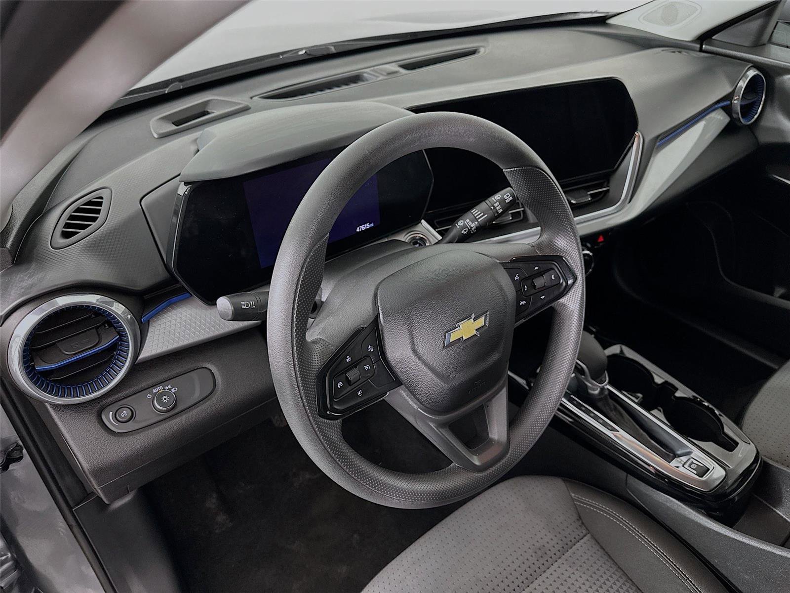 Used 2024 Chevrolet Trax LT FWD image 22