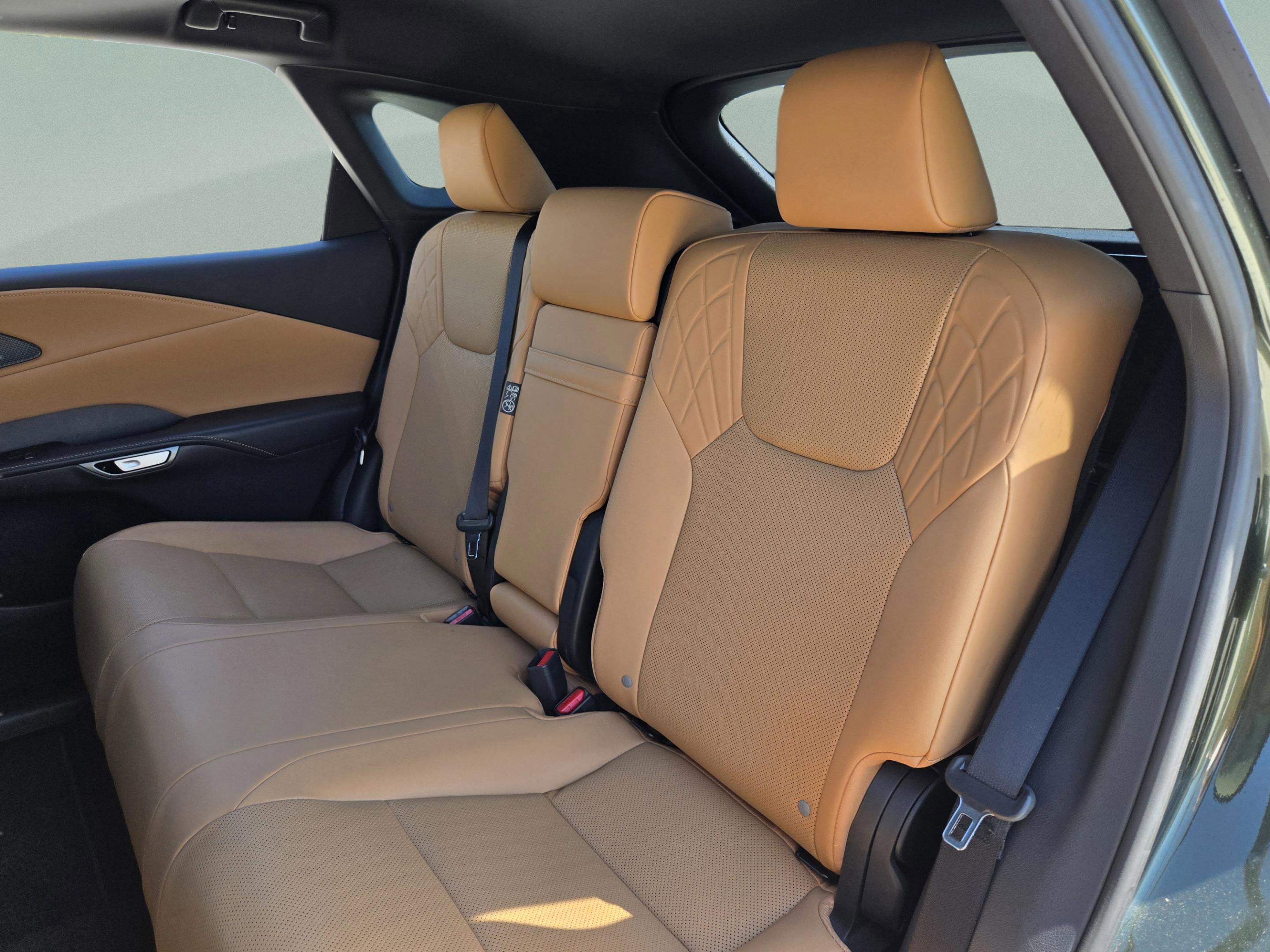 Used 2025 Lexus RX 350 Premium w/ Accessory Package (Z1) FWD image 18