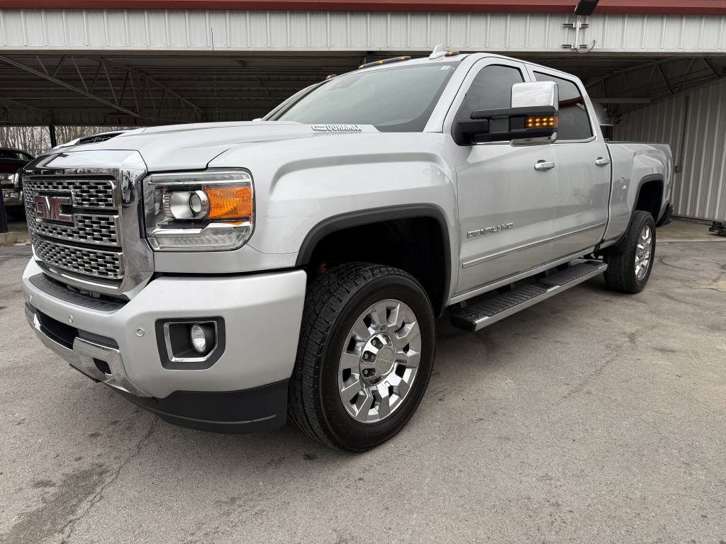 Used 2019 GMC Sierra 2500 Denali w/ Duramax Plus Package AWD/4WD image 1