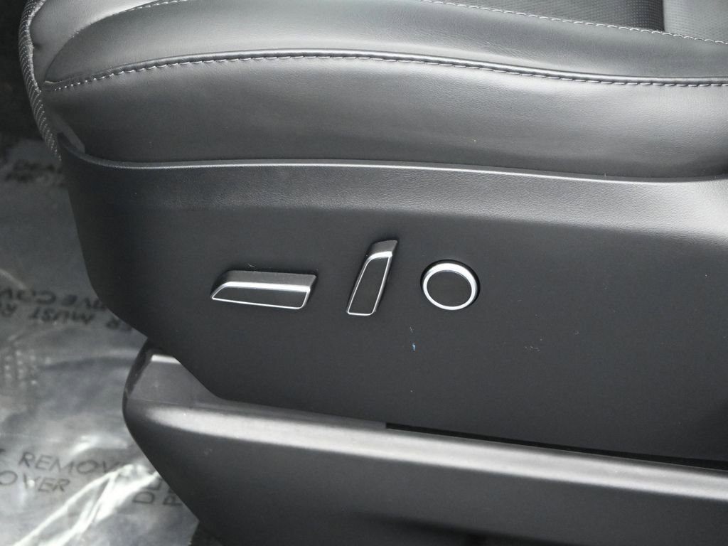 Used 2024 Tesla Model X image 8