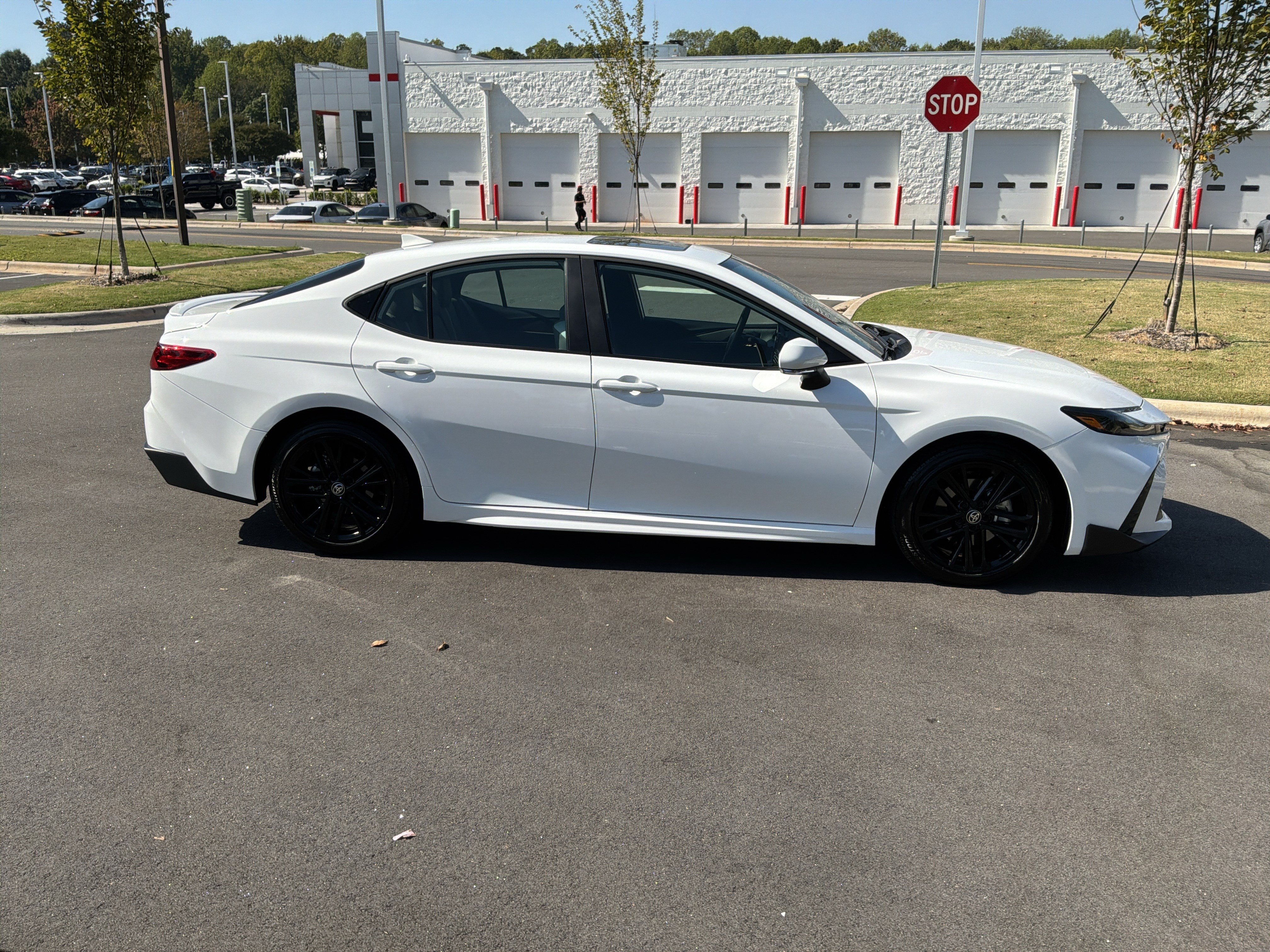 Used 2026 Toyota Camry SE w/ Multimedia Upgrade Package FWD image 11