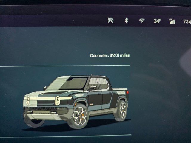 Used 2022 Rivian R1T Adventure image 31