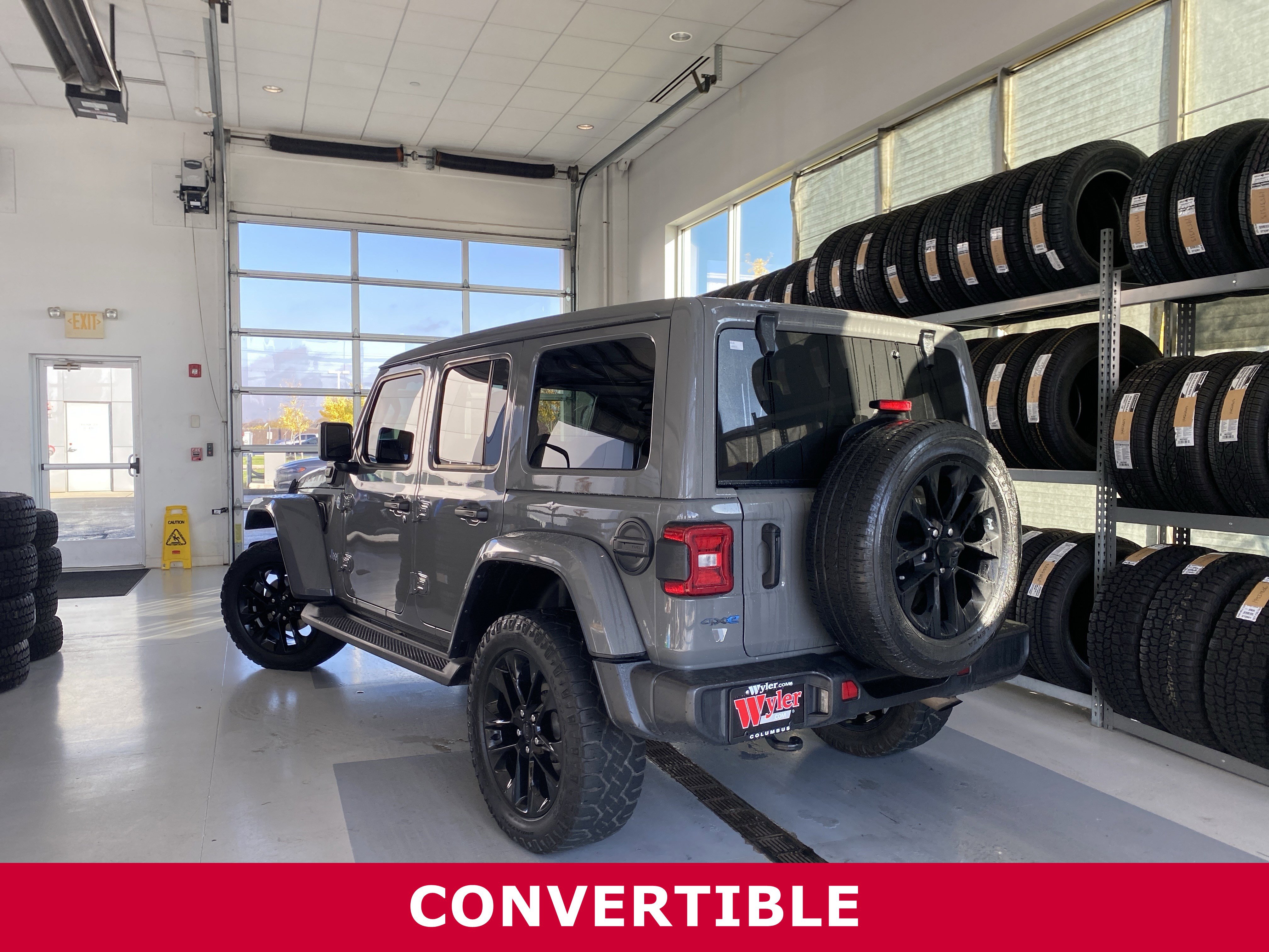Used 2021 Jeep Wrangler Unlimited Sahara image 3