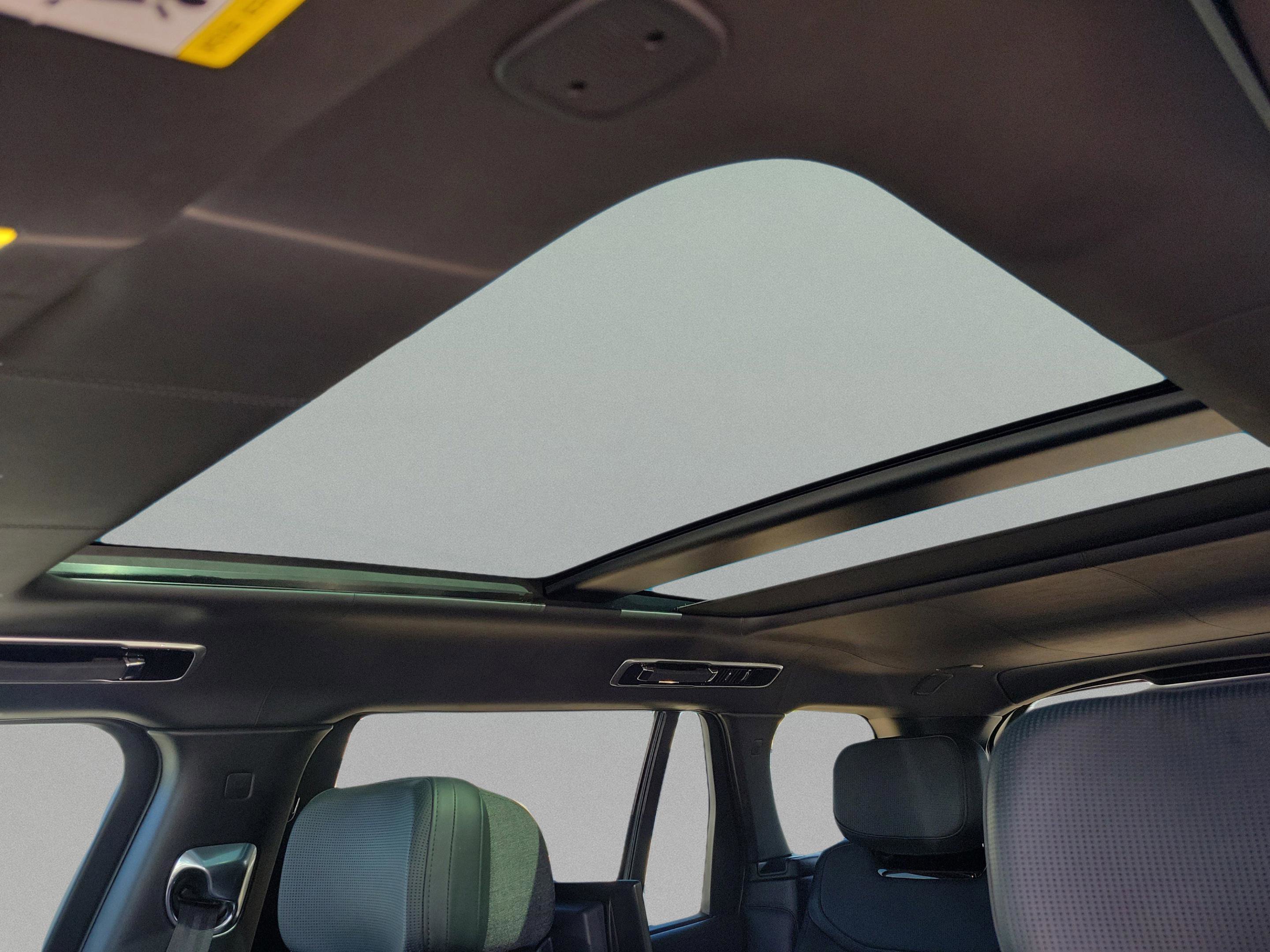 Used 2023 Land Rover Range Rover SV image 33