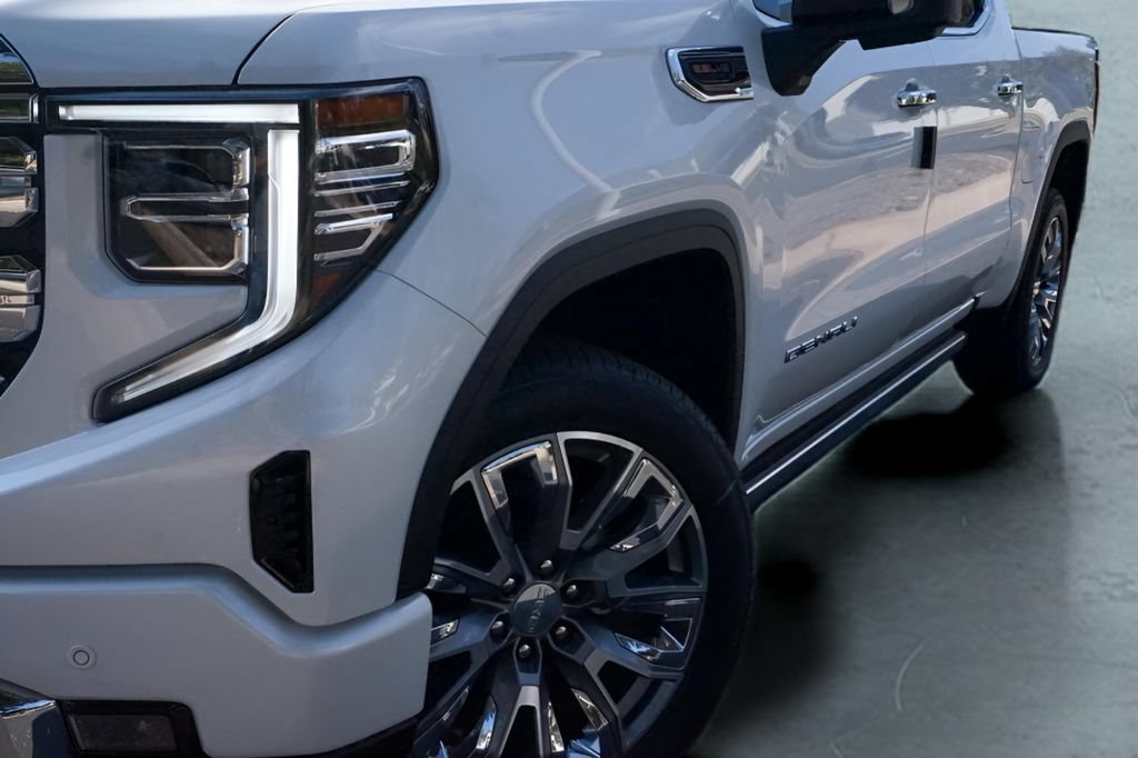 Used 2025 GMC Sierra 1500 Denali AWD/4WD image 28
