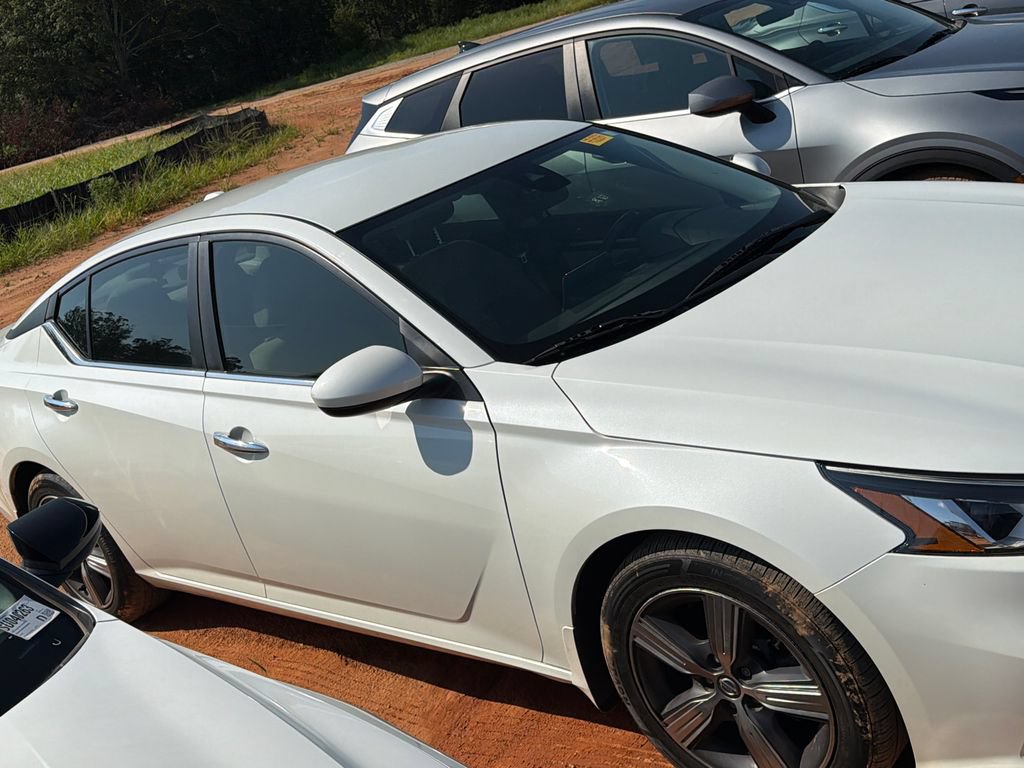 Used 2022 Nissan Altima 2.5 SV FWD image 4