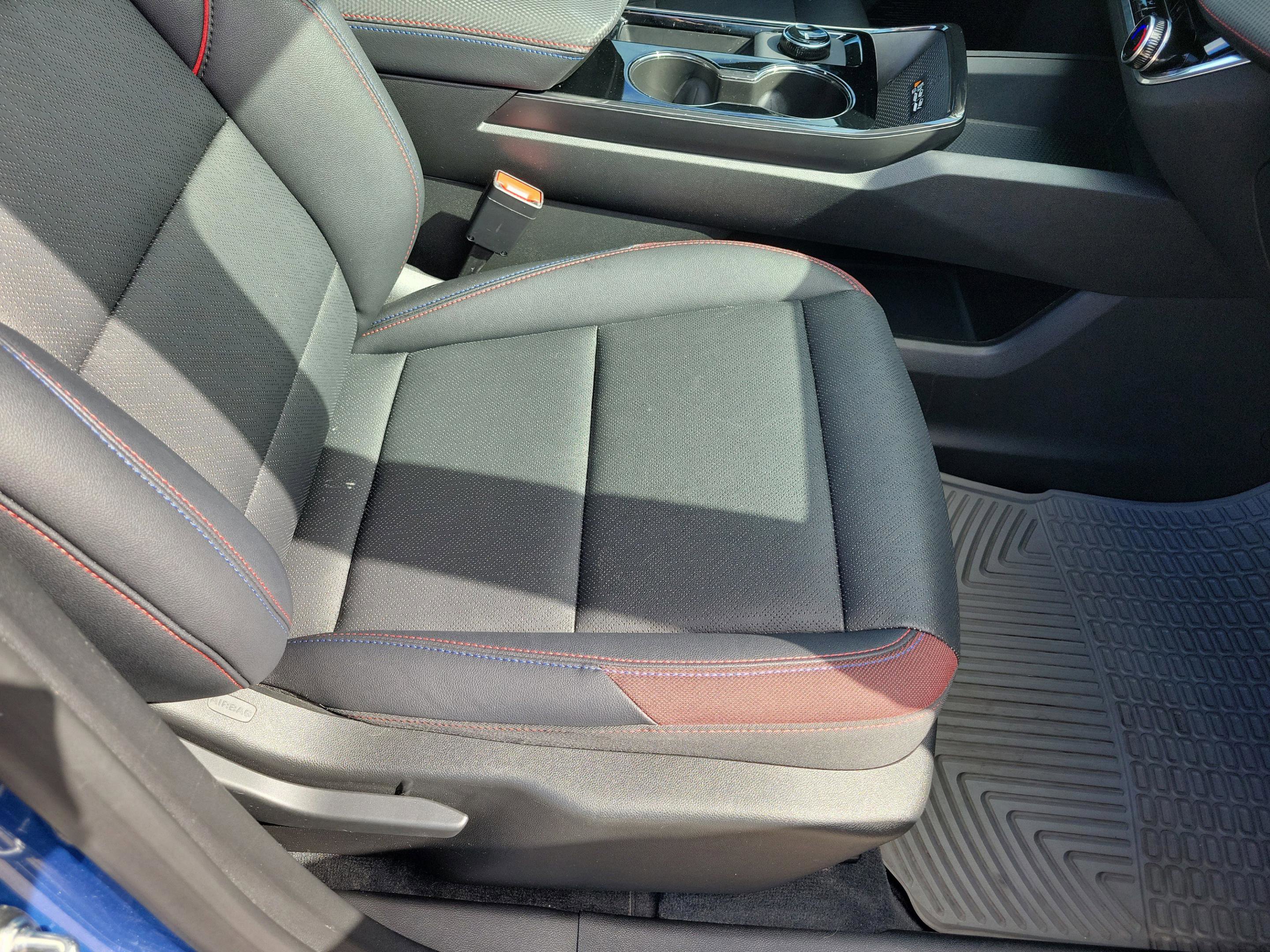 Used 2025 Chevrolet Equinox RS w/ Safety and Technology Package image 18