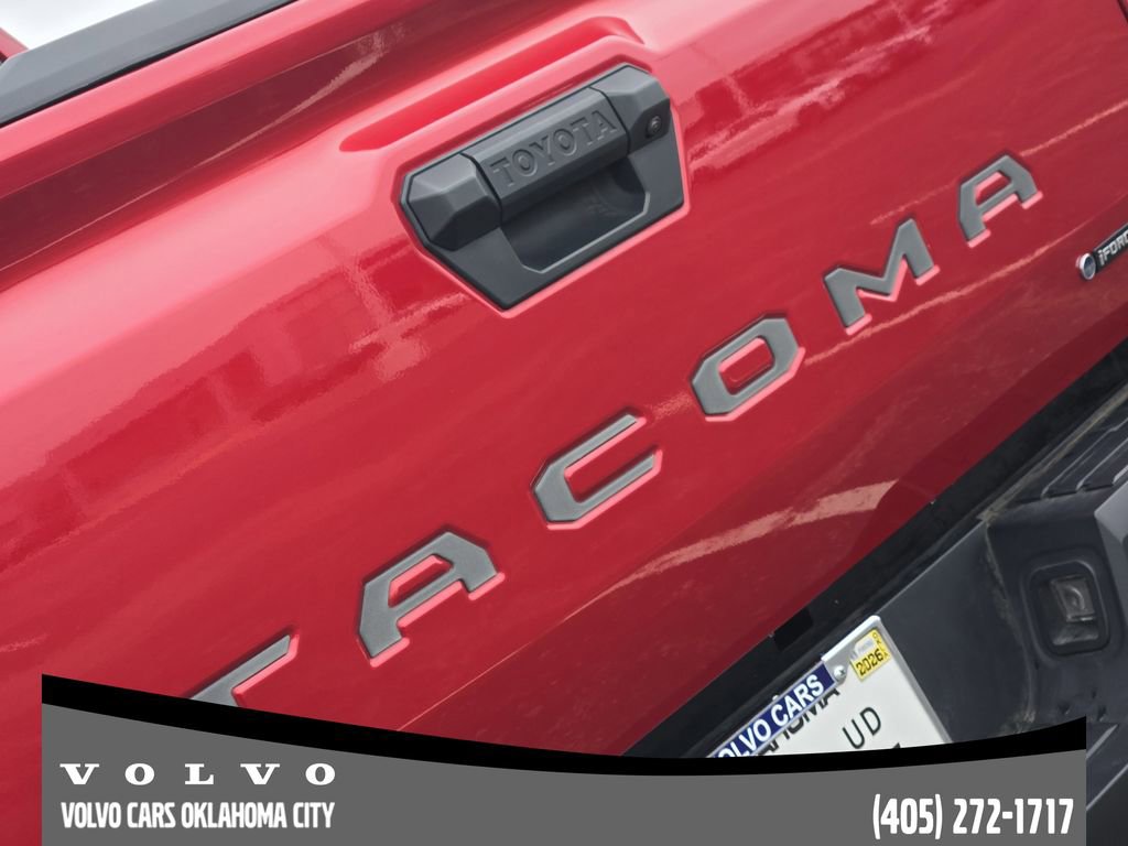 Used 2025 Toyota Tacoma TRD Off-Road w/ TRD Off Road Upgrade Package AWD/4WD image 11