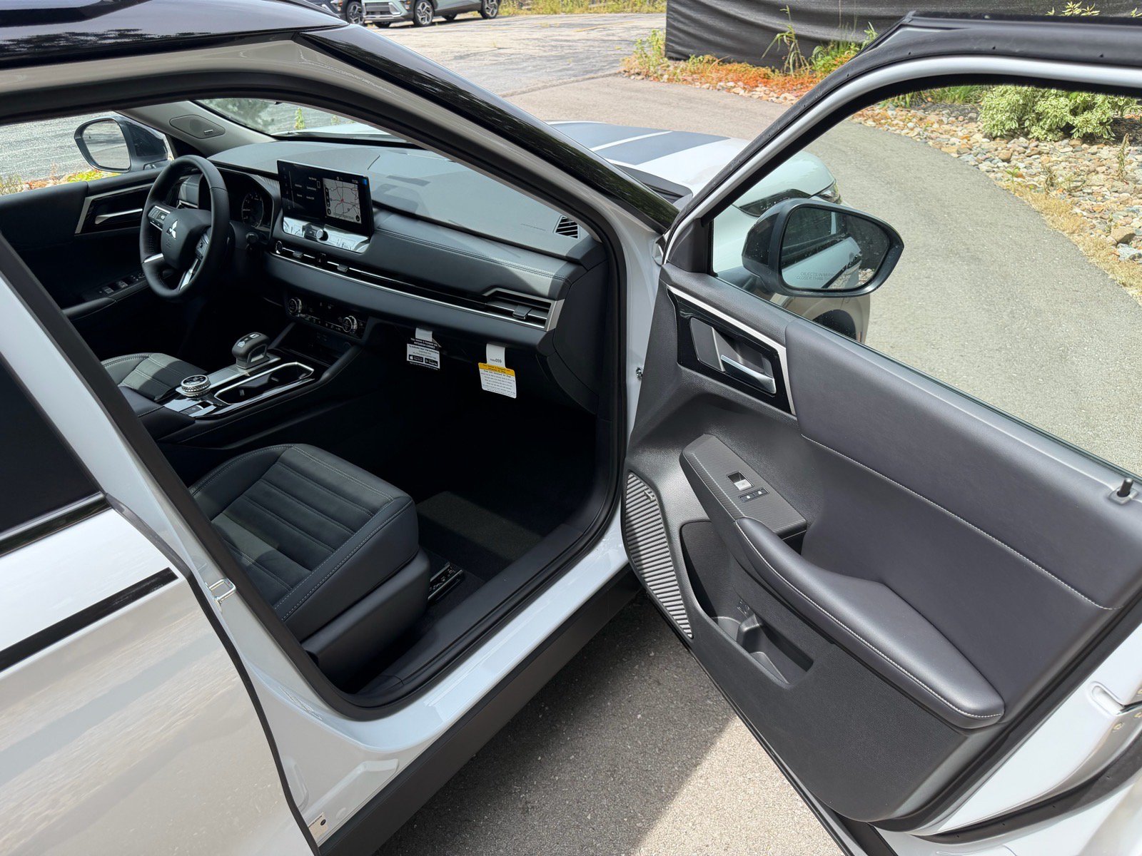 New 2026 Mitsubishi Outlander AWD image 11