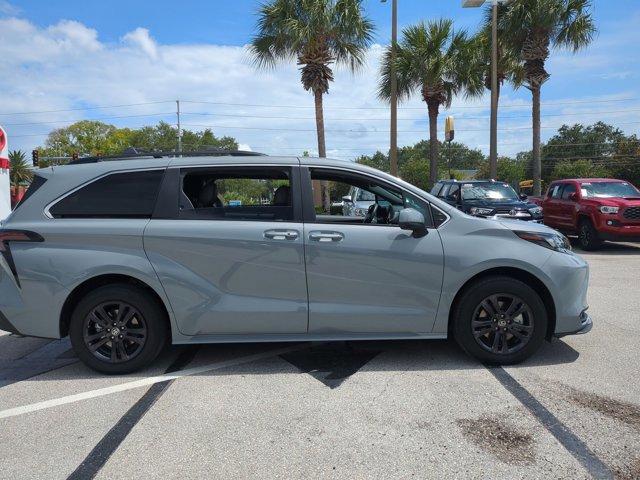 Certified 2024 Toyota Sienna XLE Woodland Edition AWD/4WD image 4