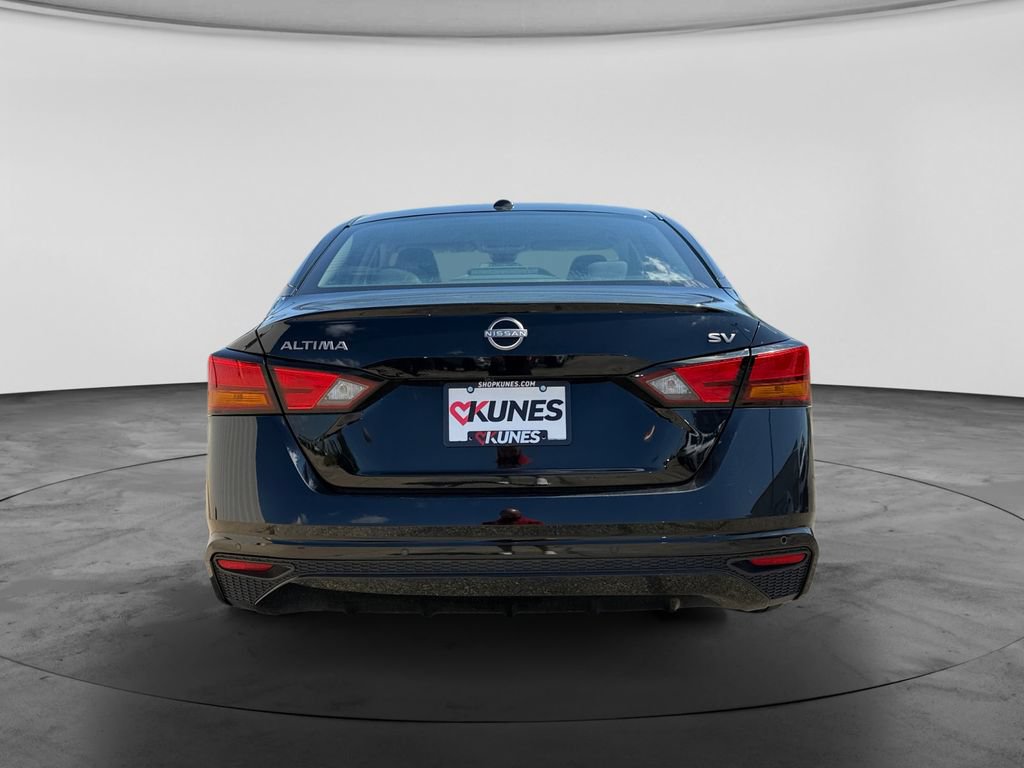 Used 2024 Nissan Altima 2.5 SV FWD image 5