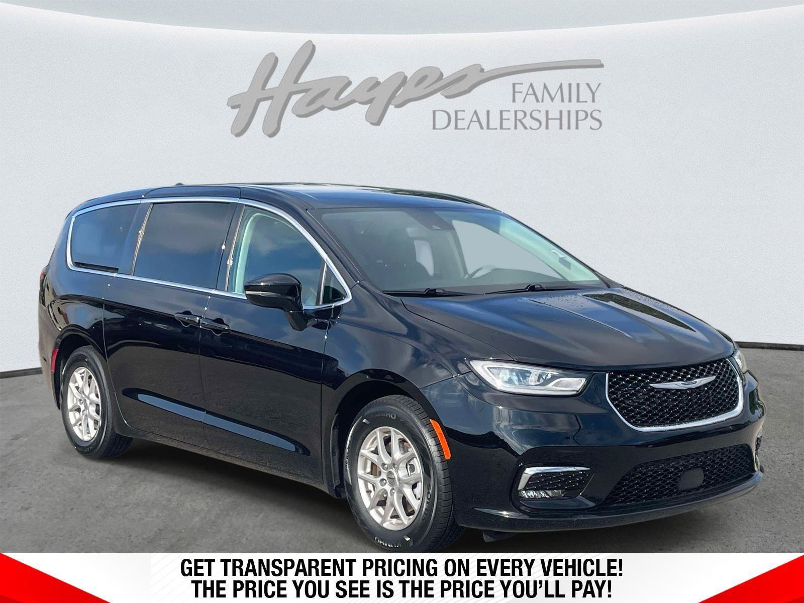 Used 2024 Chrysler Pacifica Touring-L FWD image 1