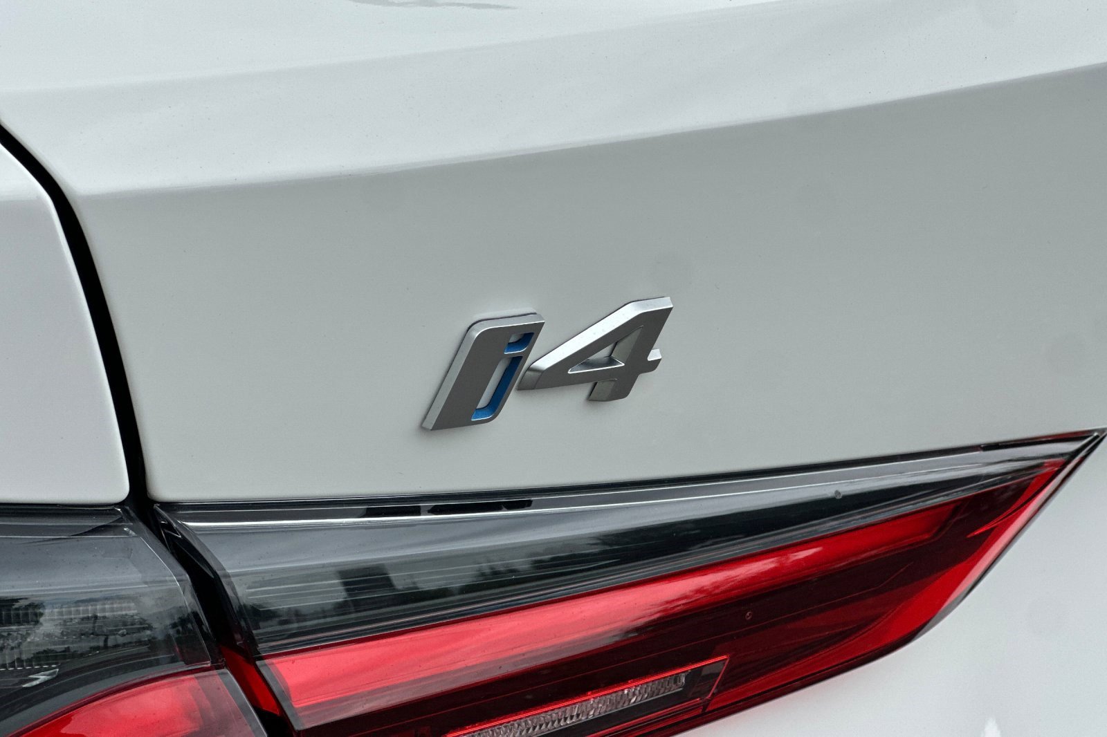 Used 2025 BMW i4 eDrive40 w/ Premium Package image 39