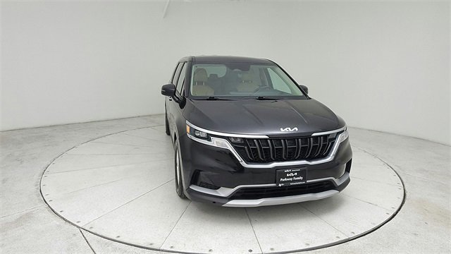 Used 2022 Kia Carnival LX image 2