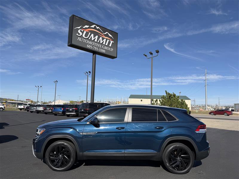 Used 2022 Volkswagen Atlas Cross Sport SE w/ Panoramic Sunroof Package image 1