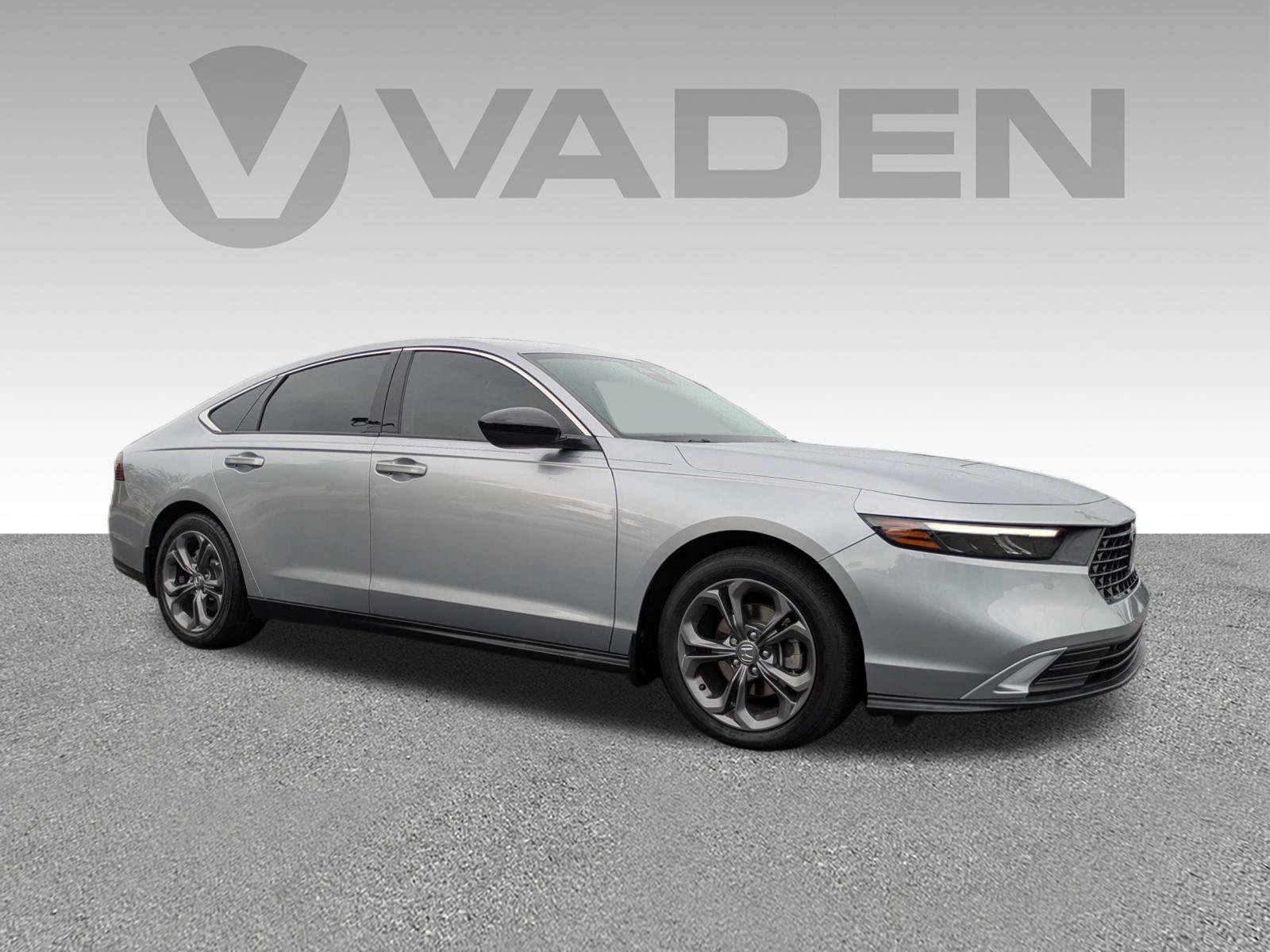 Used 2023 Honda Accord EX image 3
