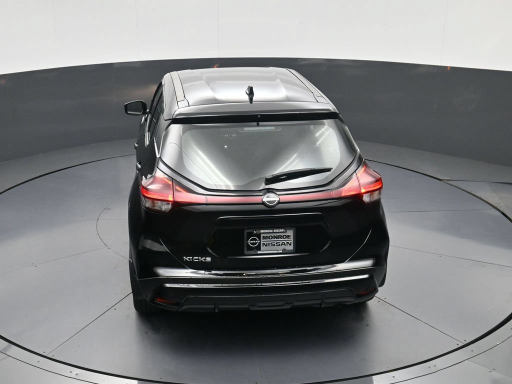 Certified 2025 Nissan Kicks Play S FWD image 32