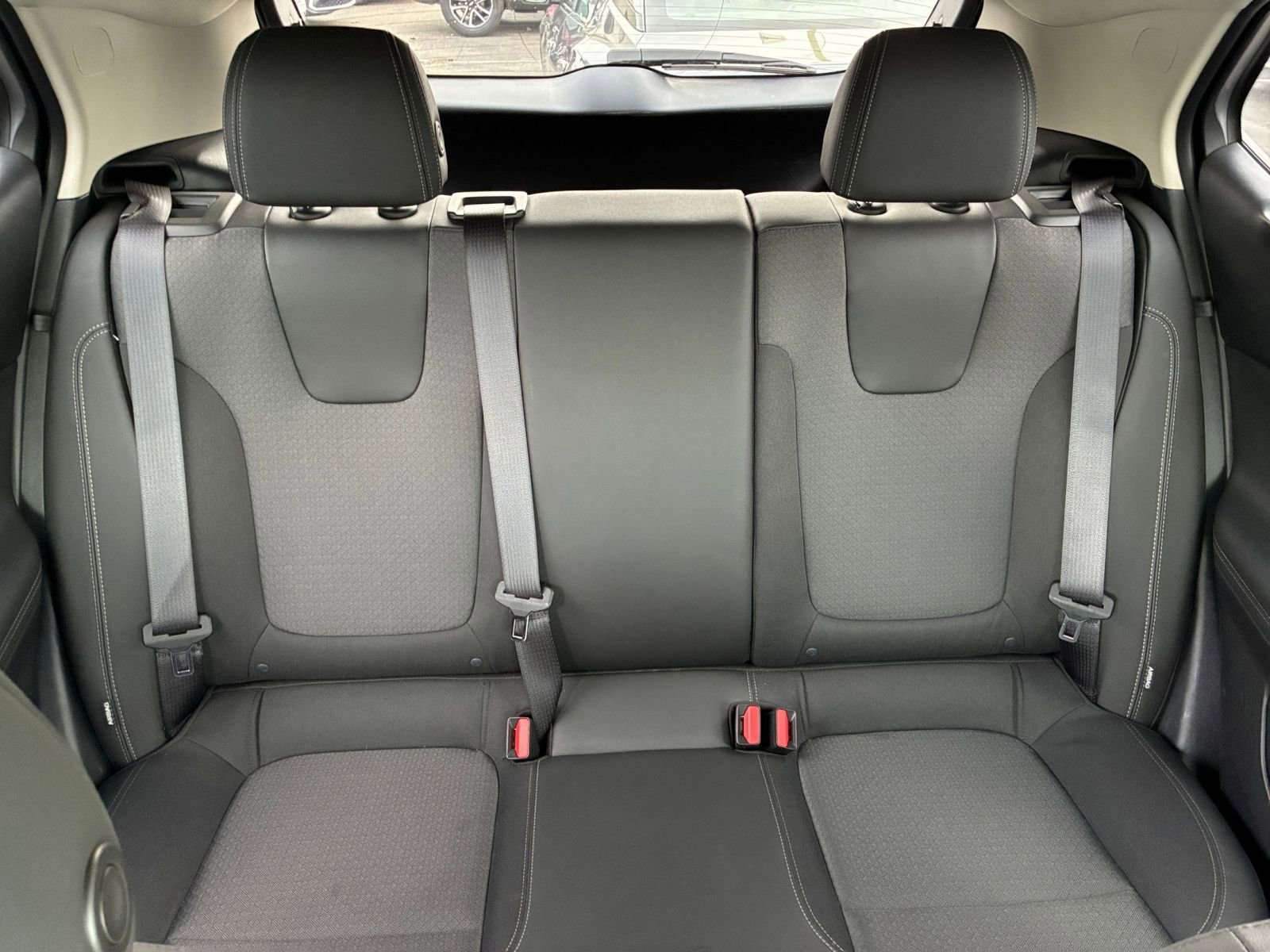 Used 2025 Buick Encore GX Preferred image 38