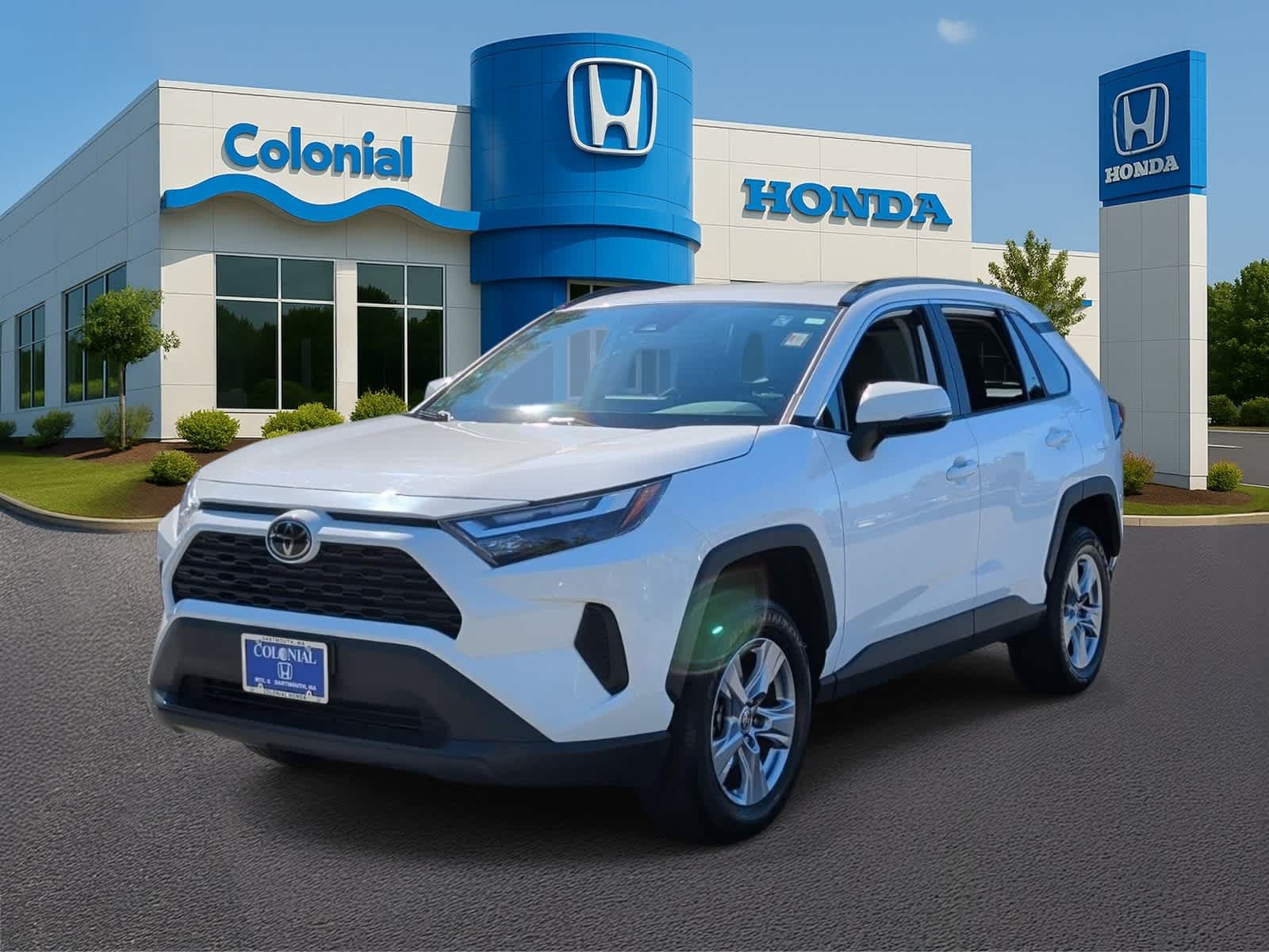 Used 2023 Toyota RAV4 XLE AWD/4WD image 1