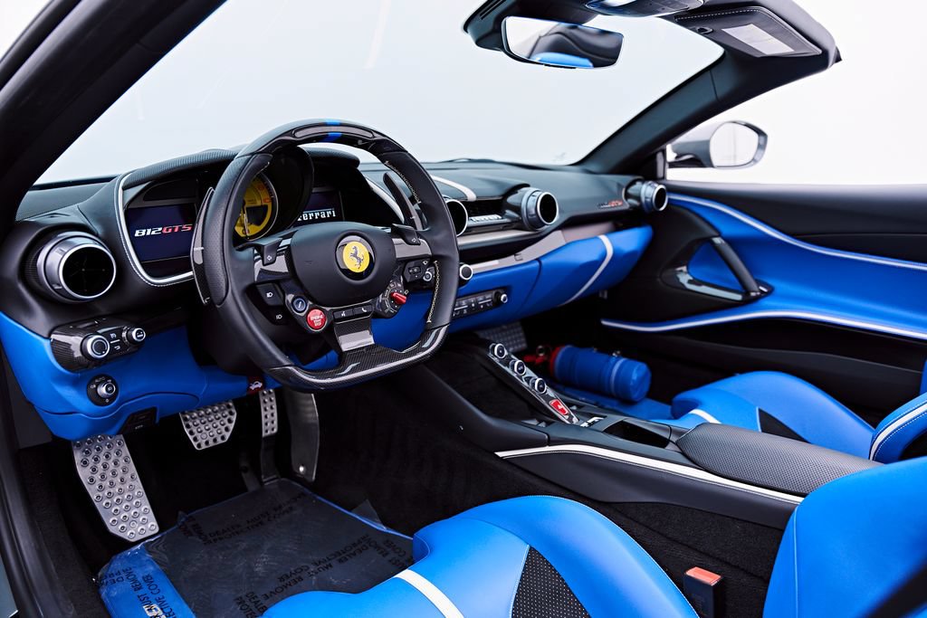 Used 2023 Ferrari 812 GTS RWD image 2