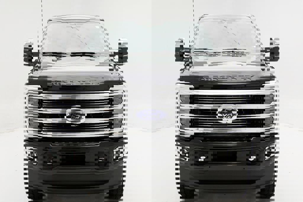 Used 2025 Ford F250 Platinum w/ Platinum Plus Package image 5