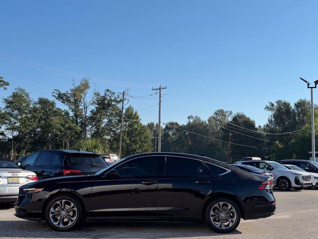 Used 2023 Honda Accord EX image 8