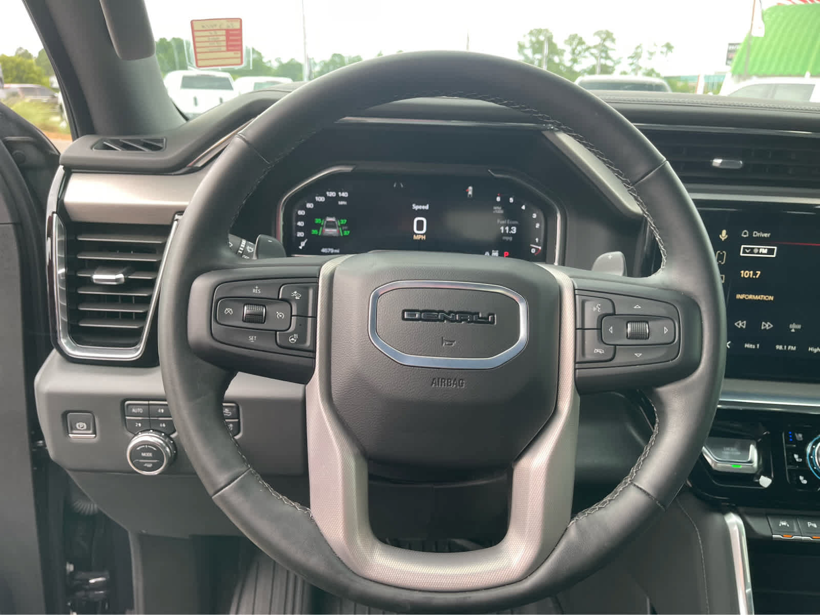 Used 2025 GMC Sierra 1500 Denali w/ Denali Reserve Package AWD/4WD image 17