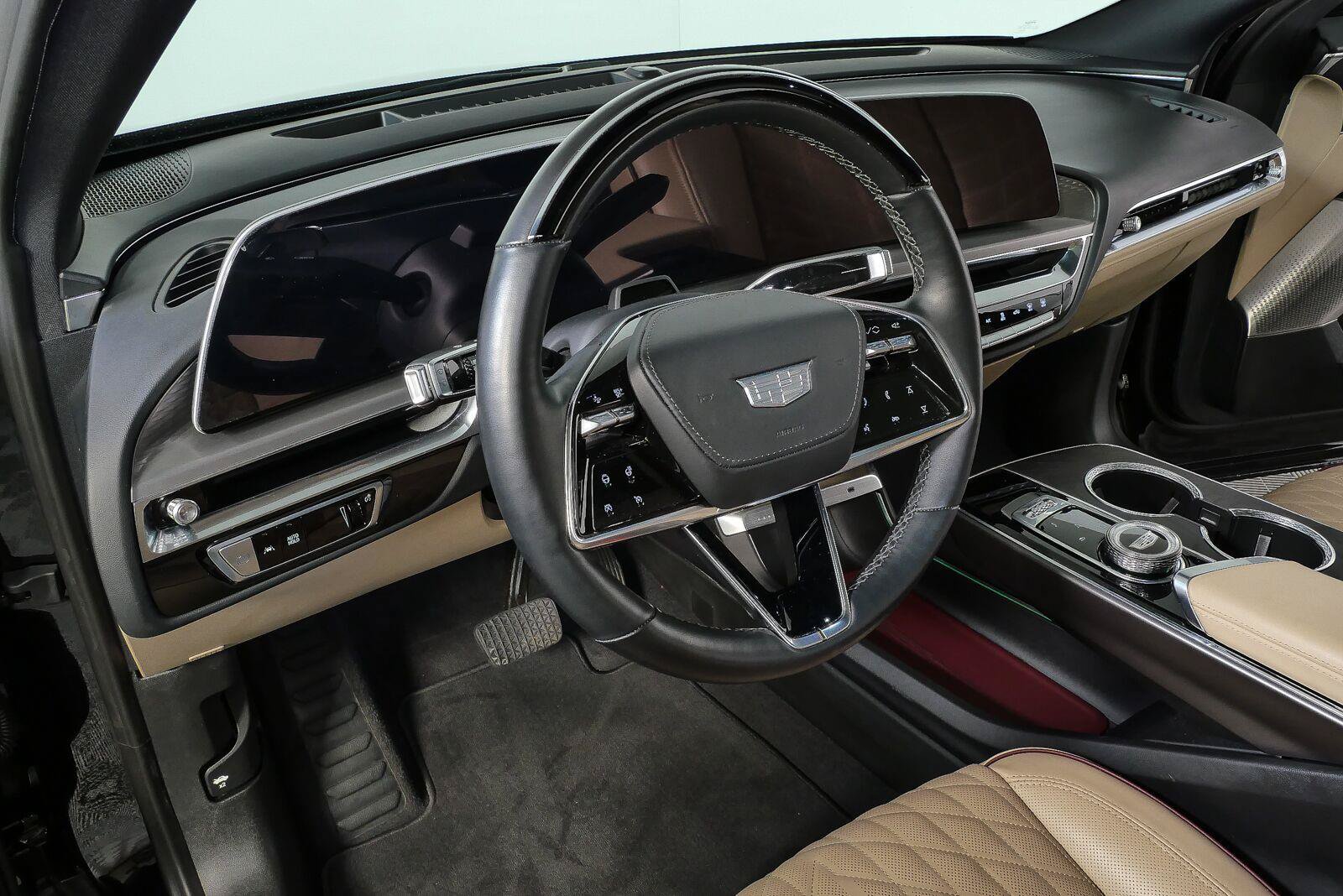 Used 2024 Cadillac Lyriq Luxury w/ Nappa Leather Package AWD/4WD image 4
