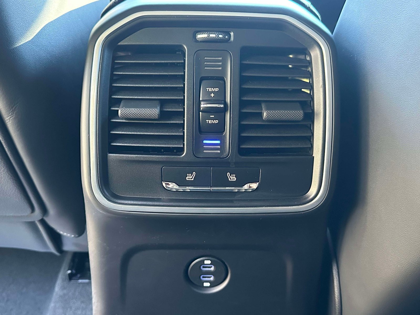 Used 2022 Porsche Macan S image 31