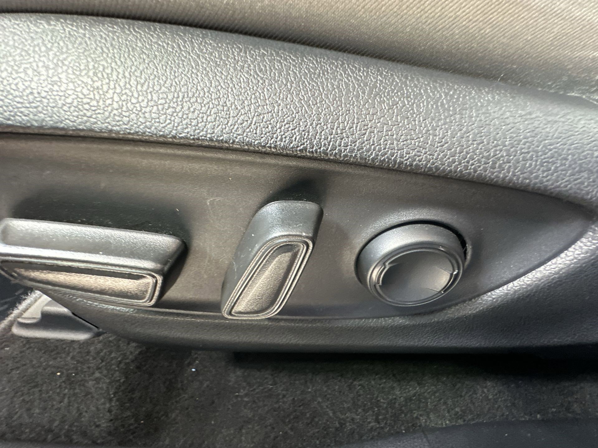Used 2021 Toyota RAV4 XLE image 14
