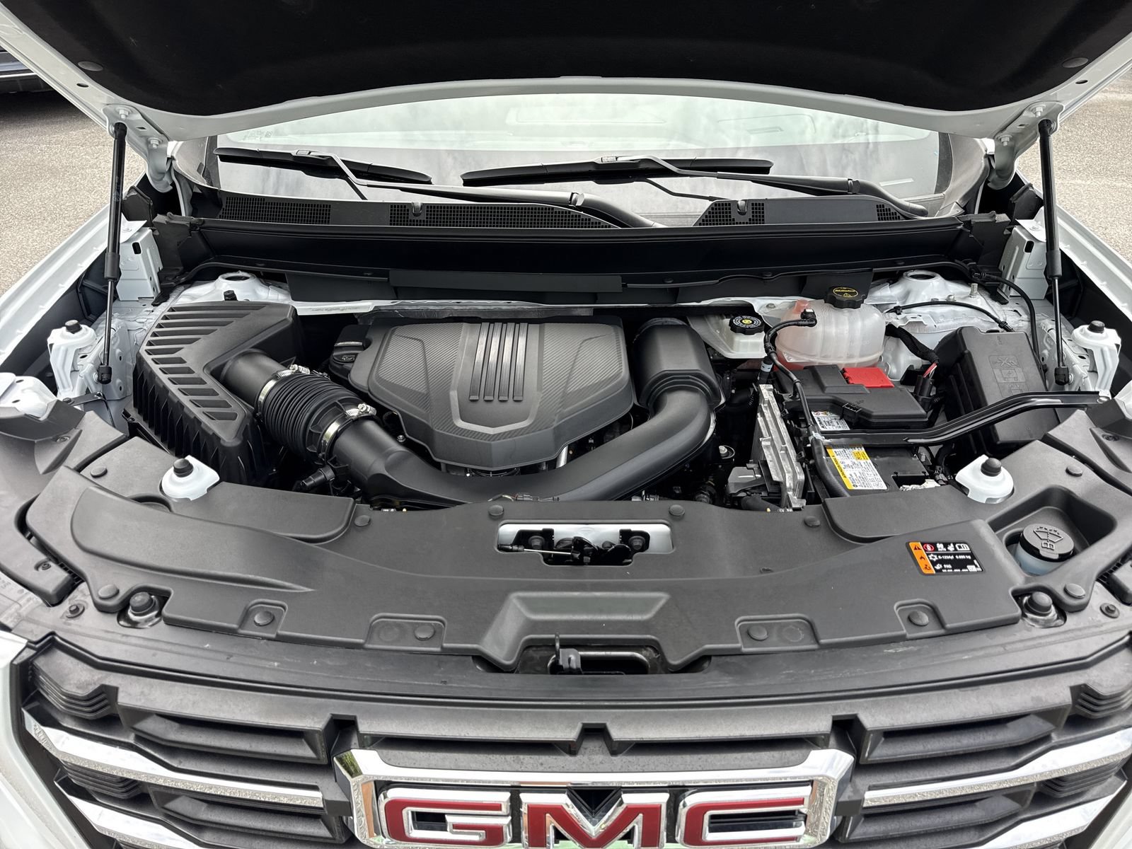 Used 2025 GMC Acadia Elevation FWD image 36
