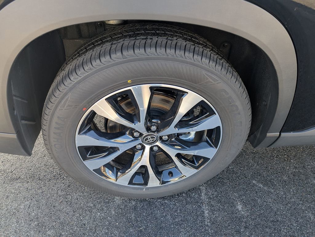 Used 2026 Toyota Grand Highlander Limited image 12