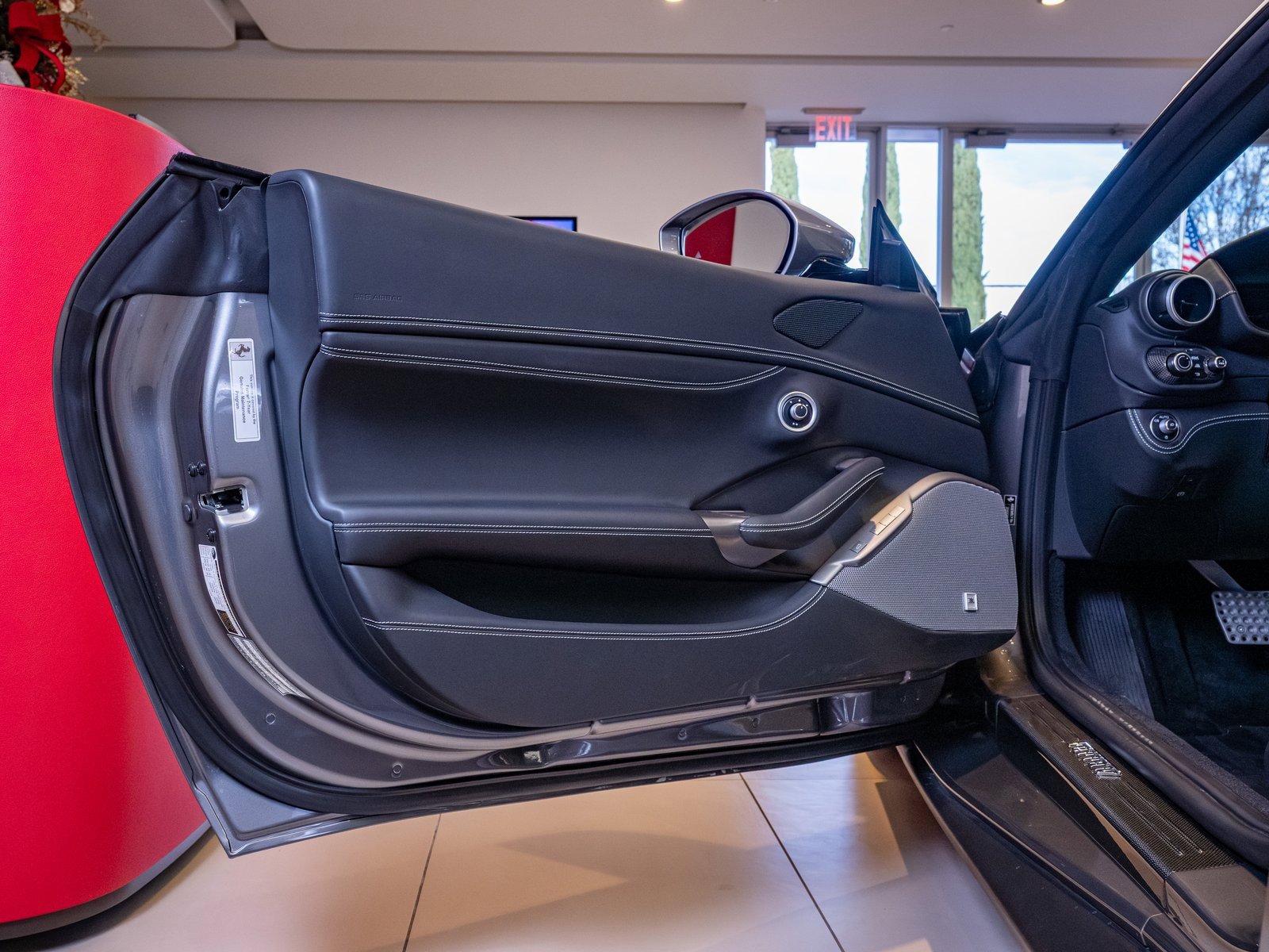 Used 2022 Ferrari Portofino M image 8