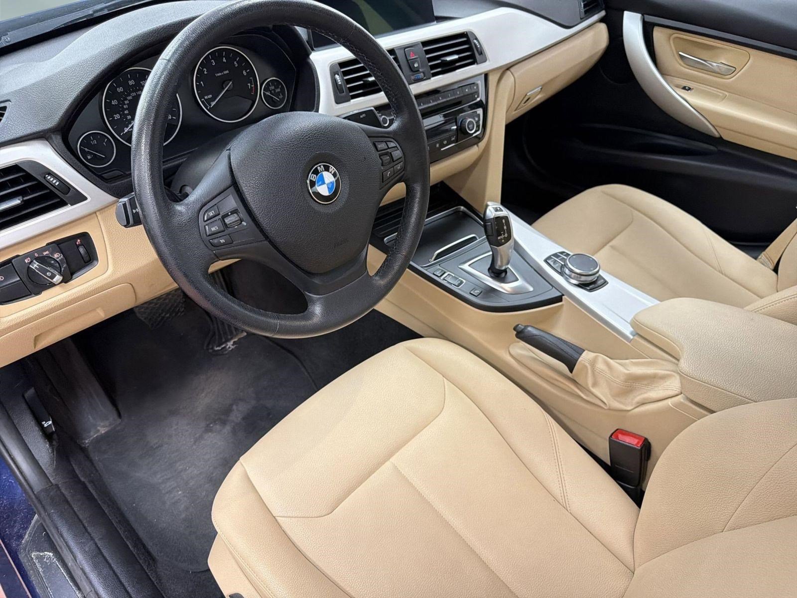 Used 2018 BMW 320i xDrive Sedan w/ Convenience Package AWD/4WD image 4