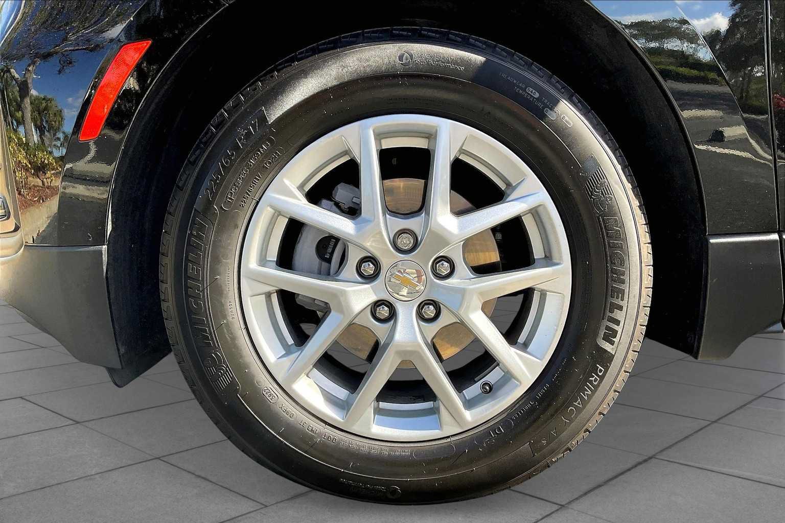 Used 2023 Chevrolet Equinox LS FWD image 10
