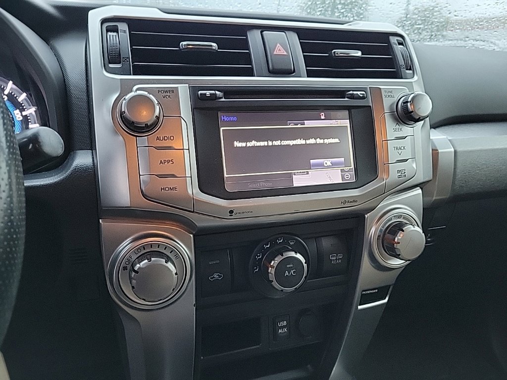 Used 2016 Toyota 4Runner SR5 AWD/4WD image 8