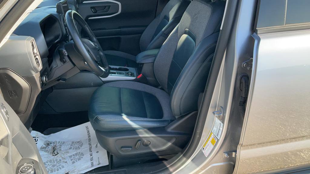 Used 2023 Ford Bronco Sport Outer Banks w/ Tech Package image 16