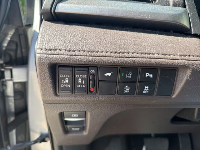 Used 2018 Honda Odyssey Touring image 18