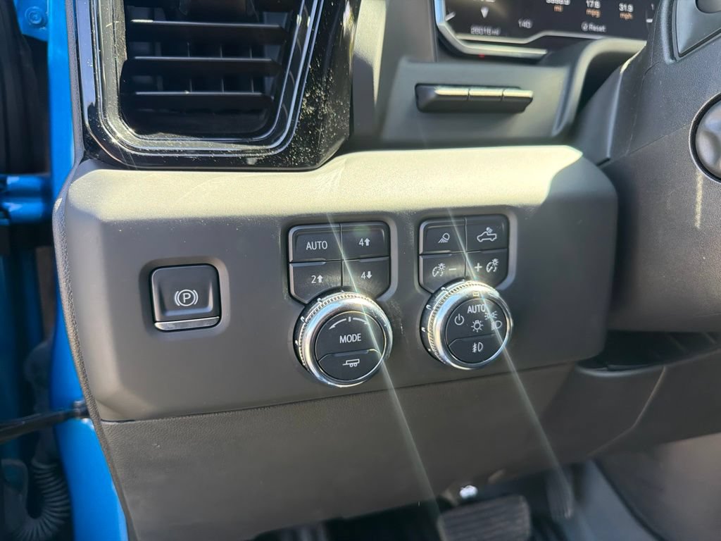 Used 2022 GMC Sierra 1500 AT4 w/ AT4 Premium Package AWD/4WD image 18