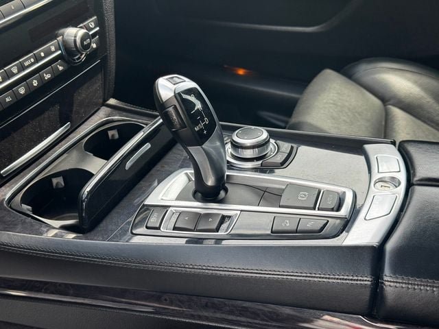 Used 2010 BMW 750Li xDrive AWD/4WD image 13