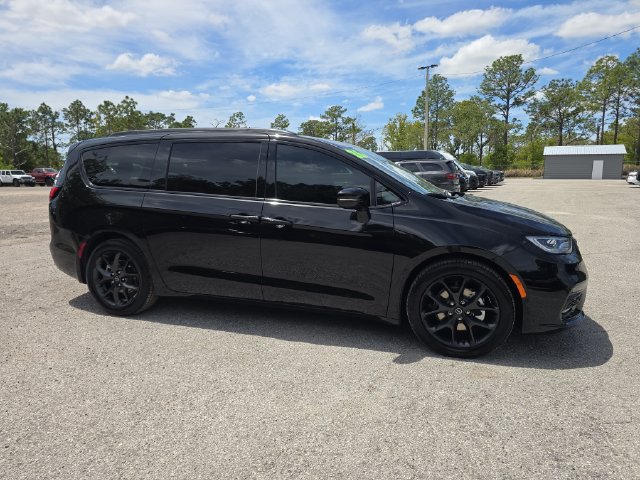 New 2026 Chrysler Pacifica Limited w/ S Appearance Package FWD image 2
