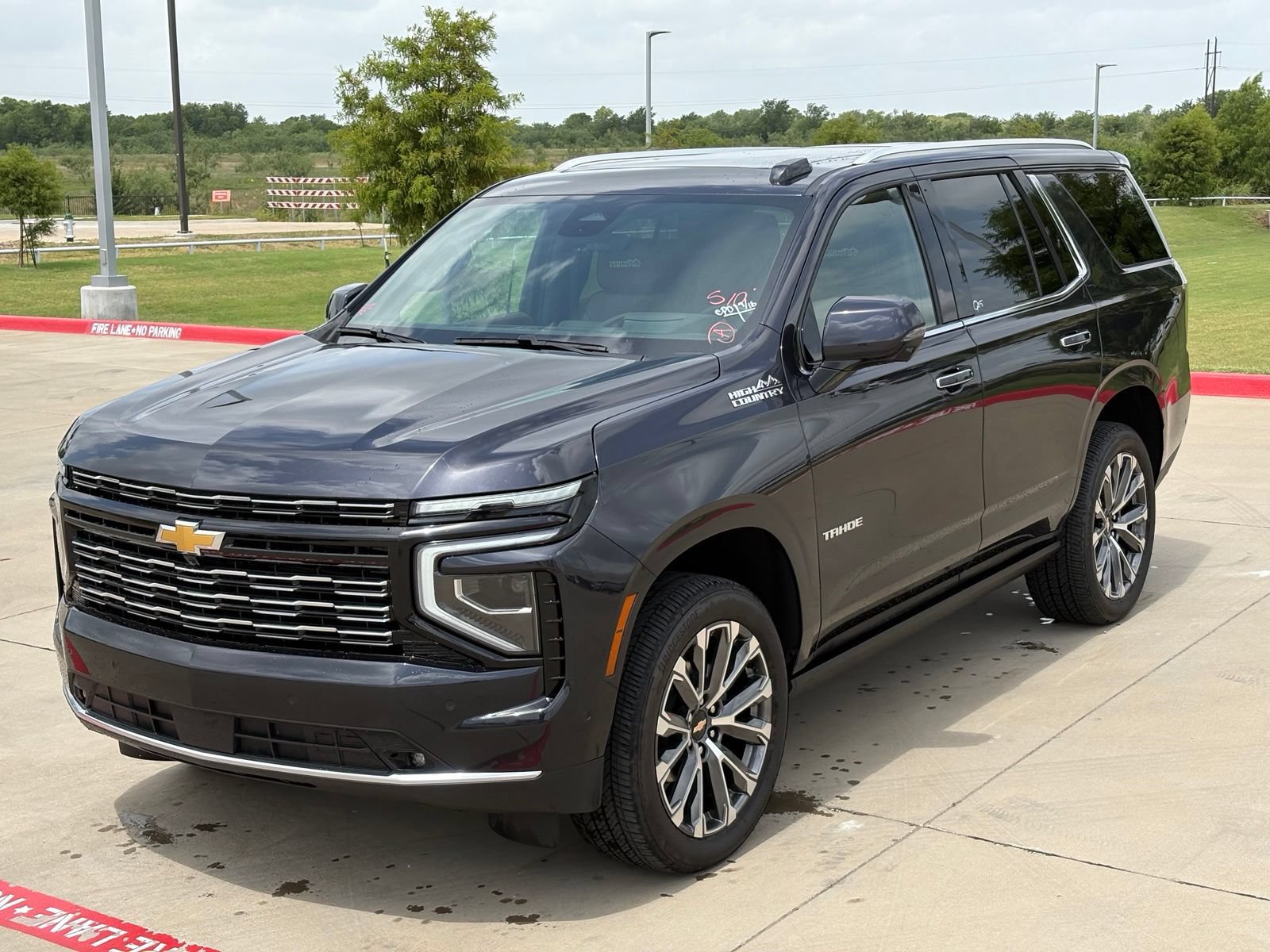 Used 2026 Chevrolet Tahoe High Country AWD/4WD image 11